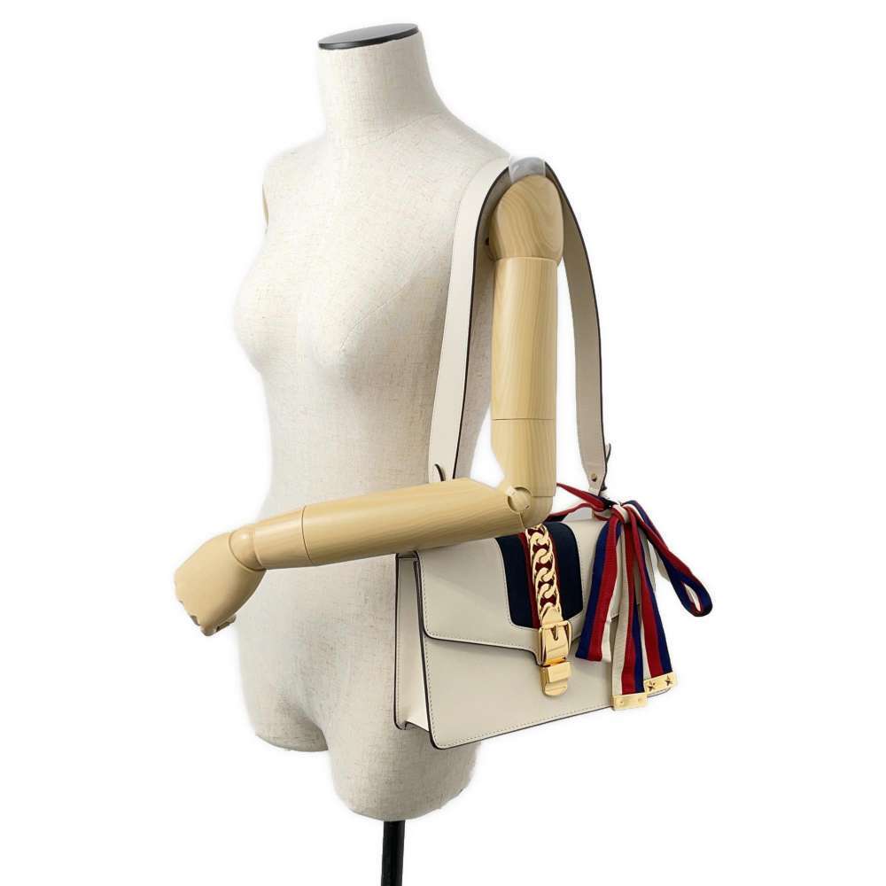 Gucci Sylvie Shoulder Bag Handbag Chain Motif White - Picture 4 of 12